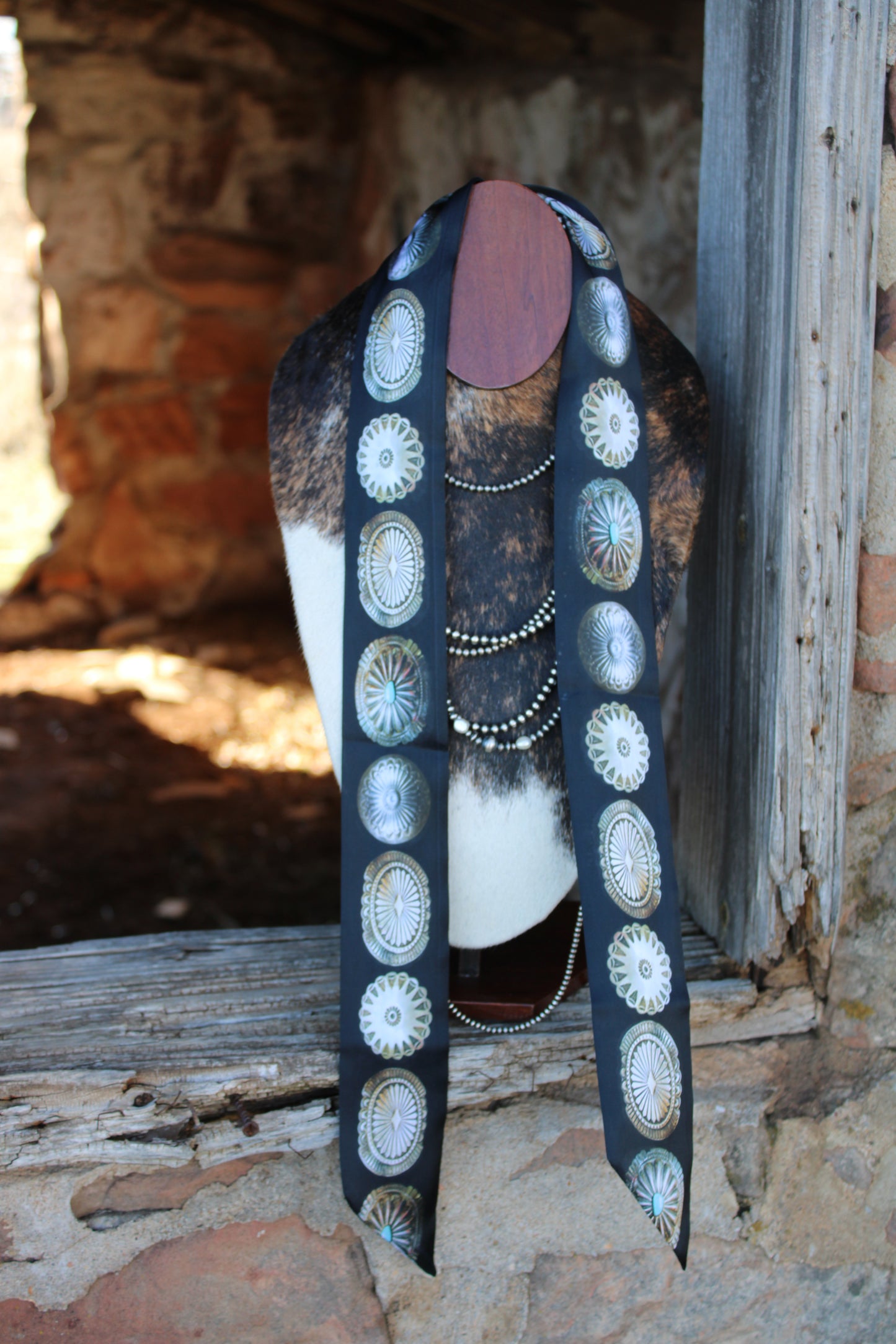 Black Big Concho Twilly