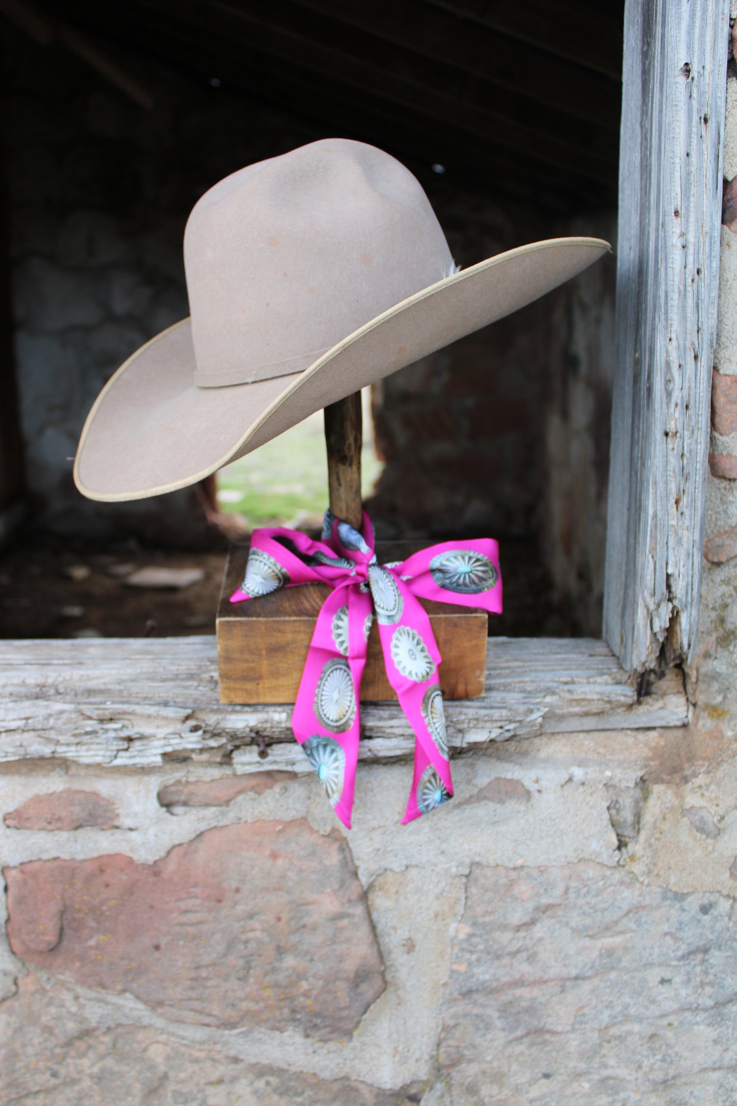 Pink Big Concho Twilly